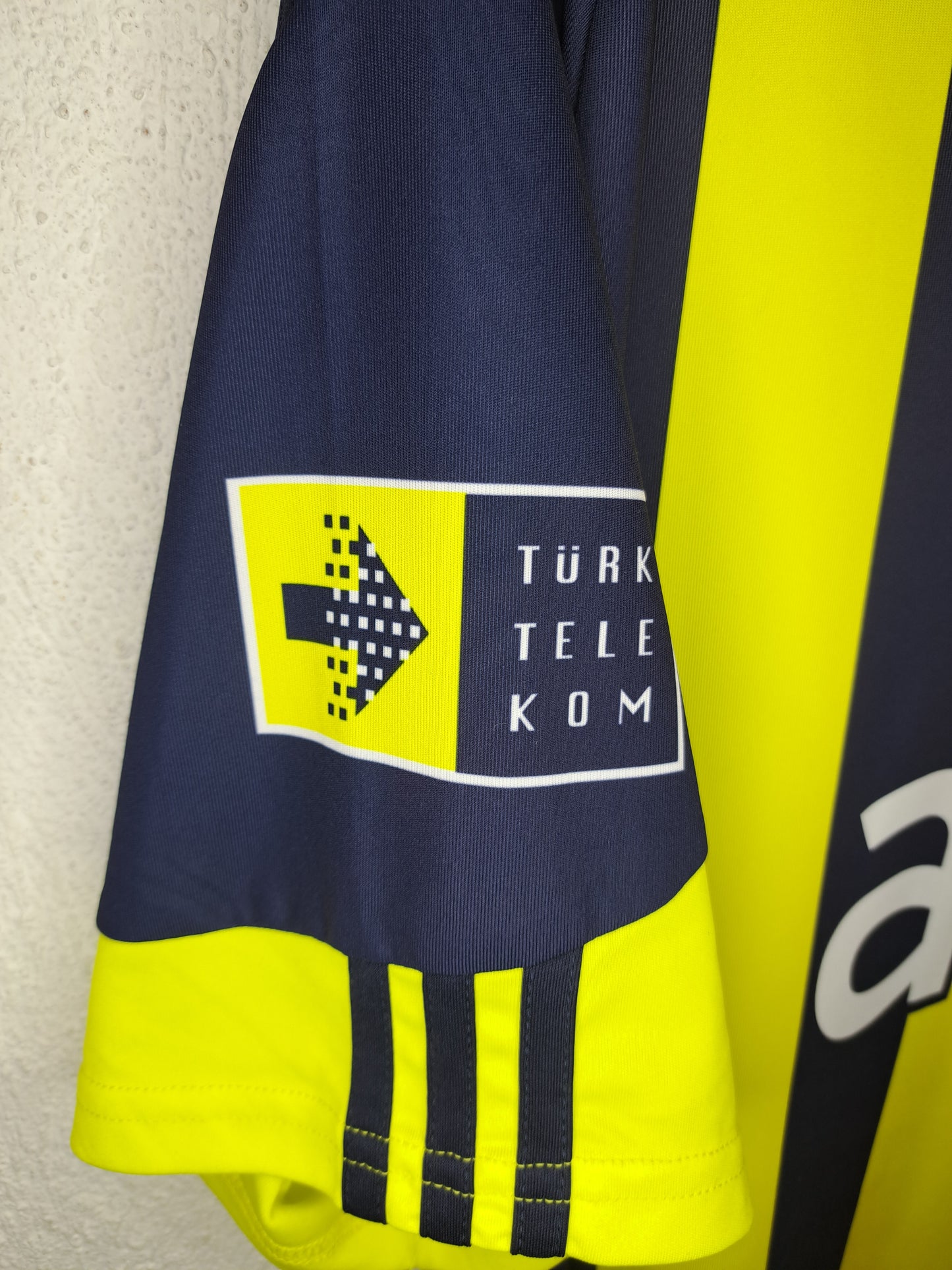 Fenerbahçe 2009-2010 home shirt (XL)