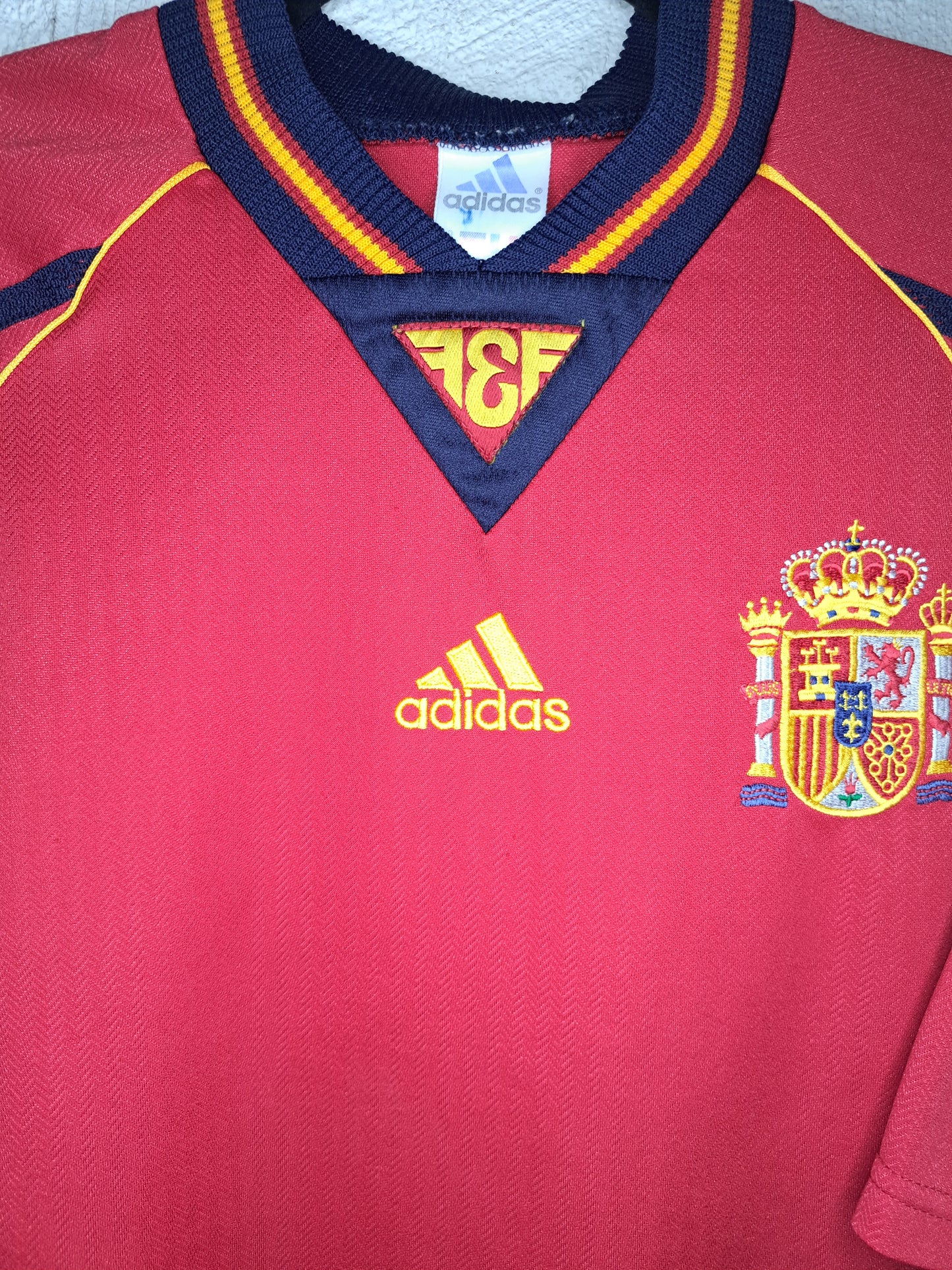 Spain 1998-1999 home shirt (M)