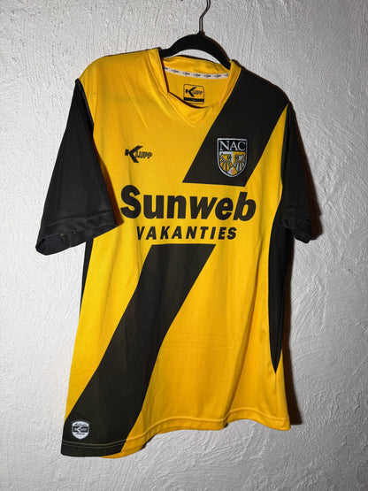 Nac Breda 2009-2010 home kit (L)