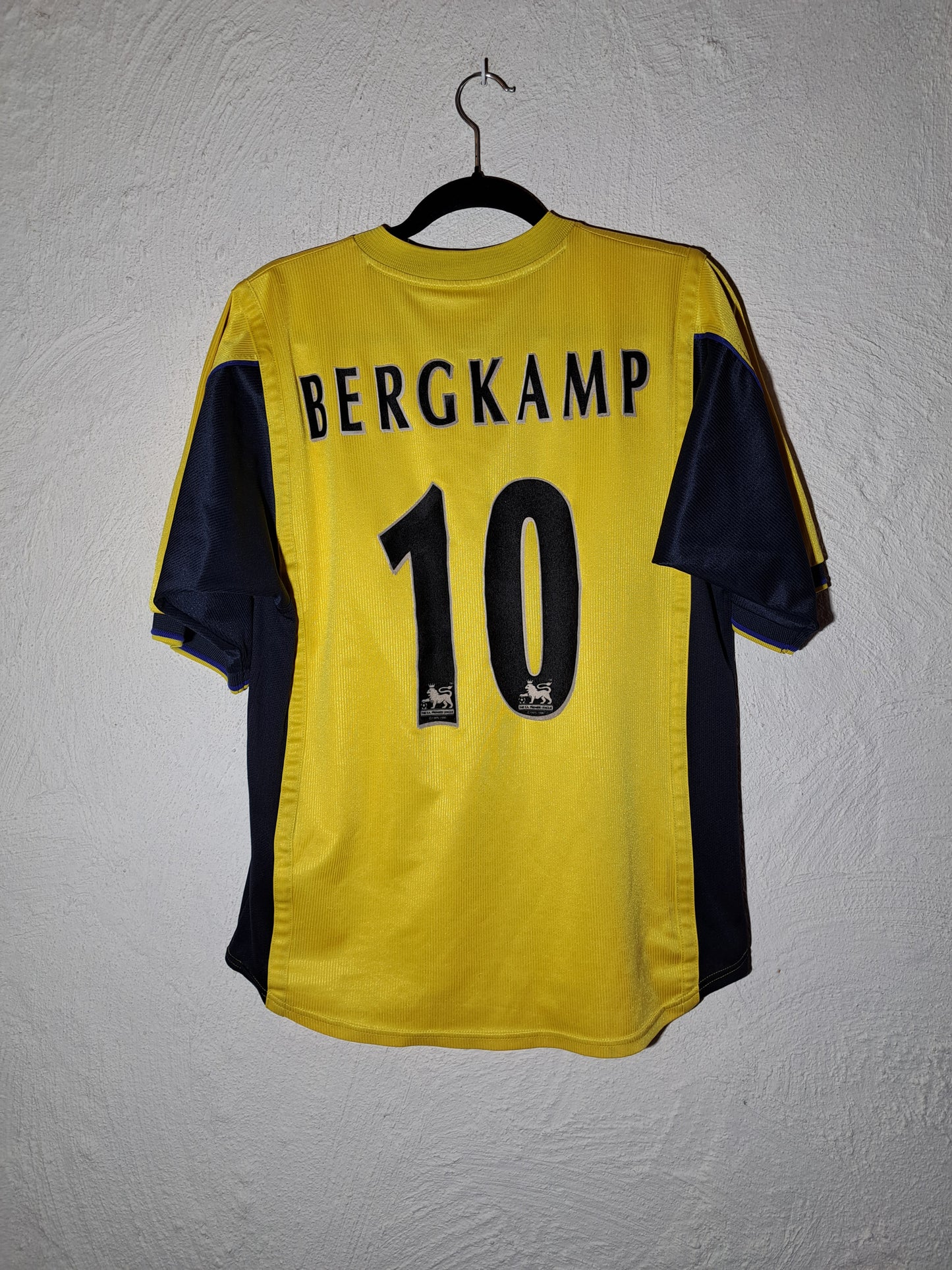 Arsenal 1999-2001 away shirt (M) #Bergkamp