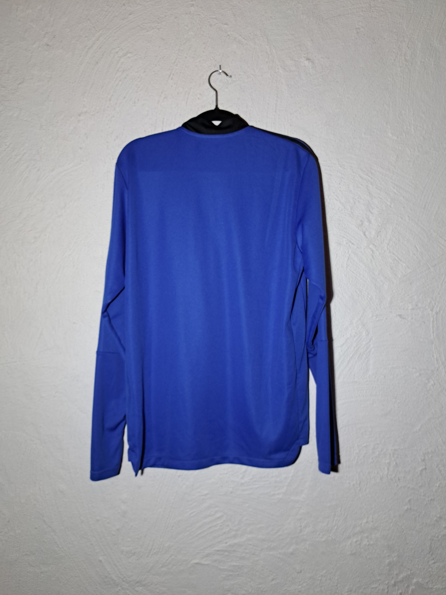 Real Madrid 2021-2022 training shirt (L)