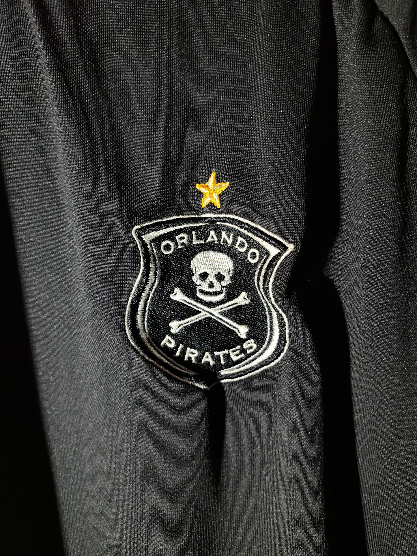 Orlando Pirates 2008-2010 training shirt (L)