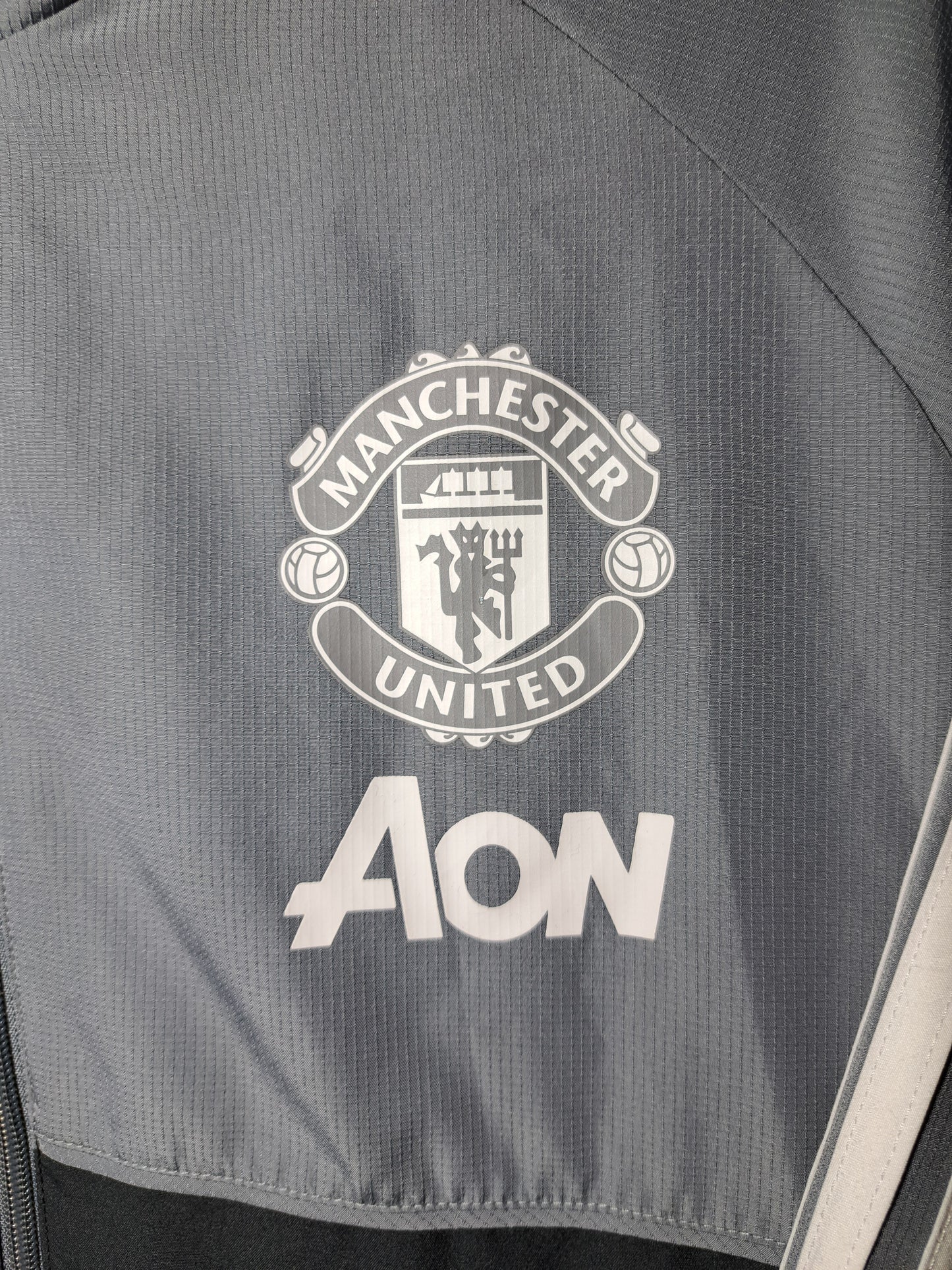 Manchester united 2017-2018 jacket (L)