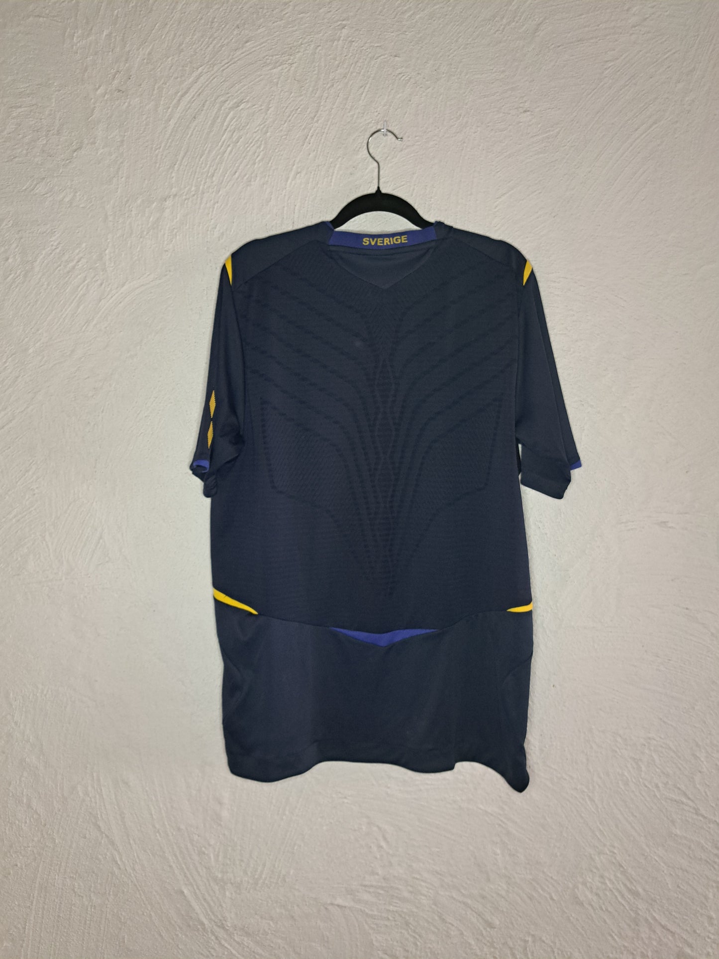 Sweden 2008-2010 away shirt (XL)