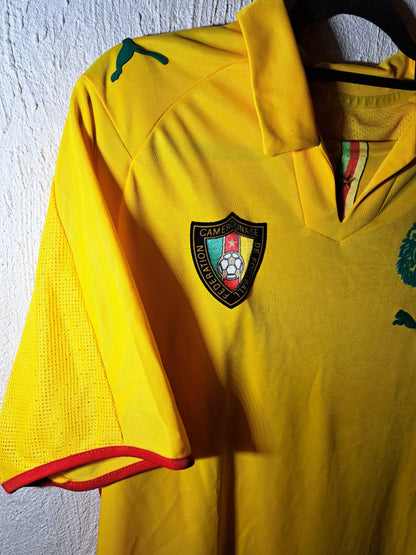 Cameroon 2008-2009 away shirt (M)