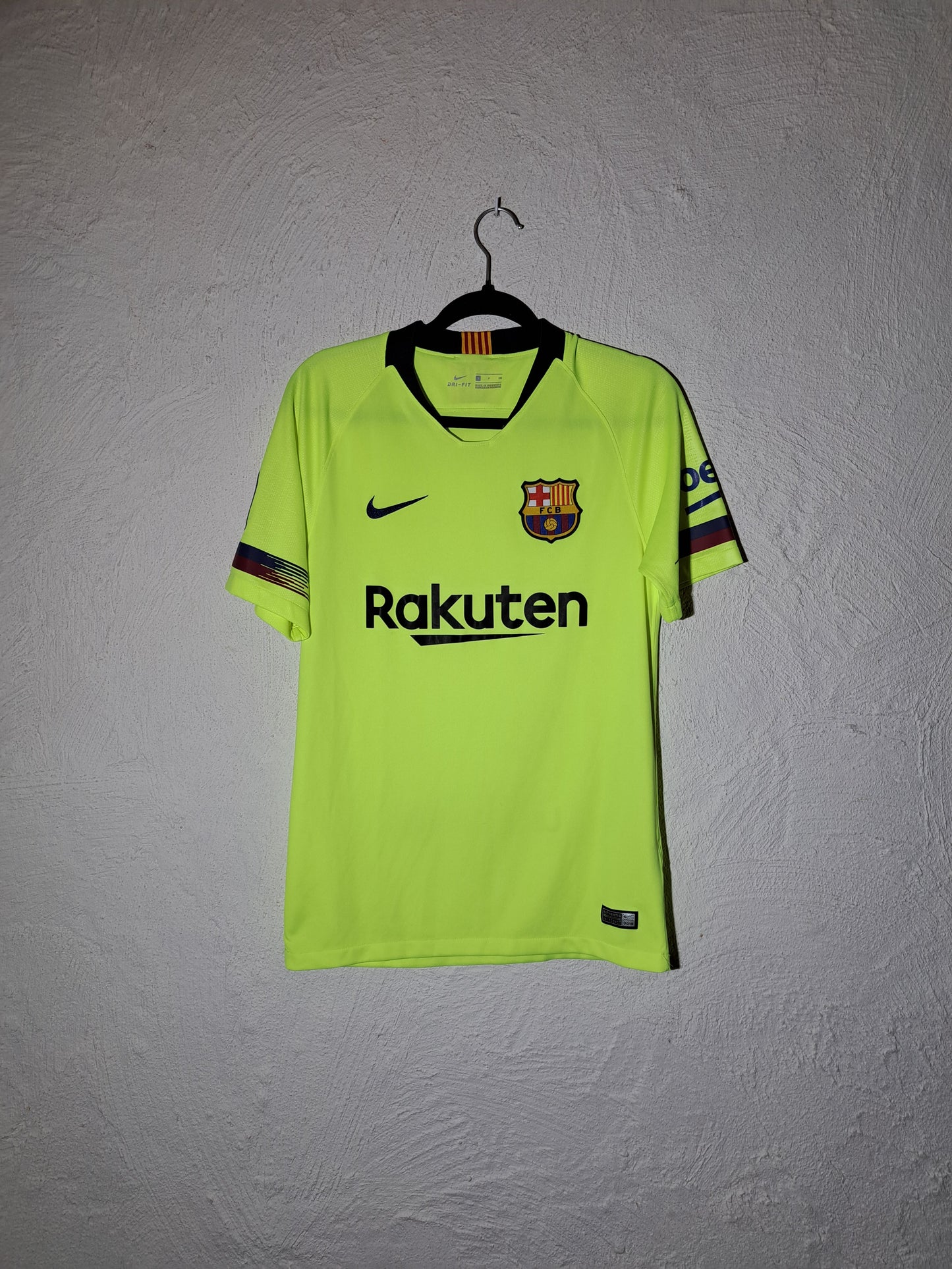 FC Barcelona 2018-2019 away shirt (S)