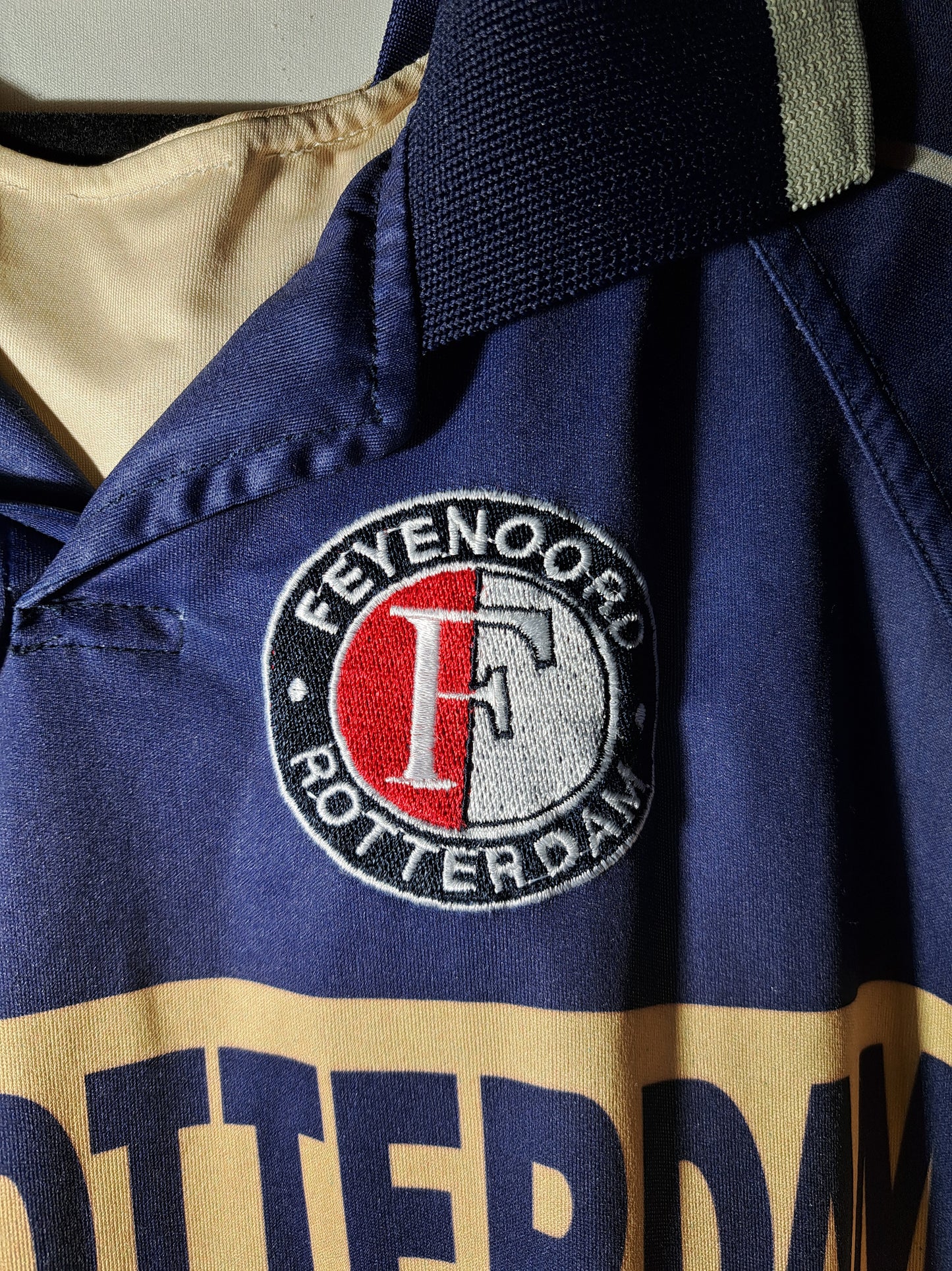 Feyenoord 2000-2001 away shirt (M)