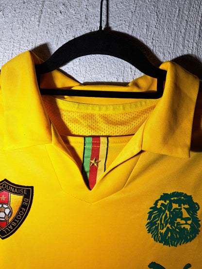 Cameroon 2008-2009 away shirt (M)