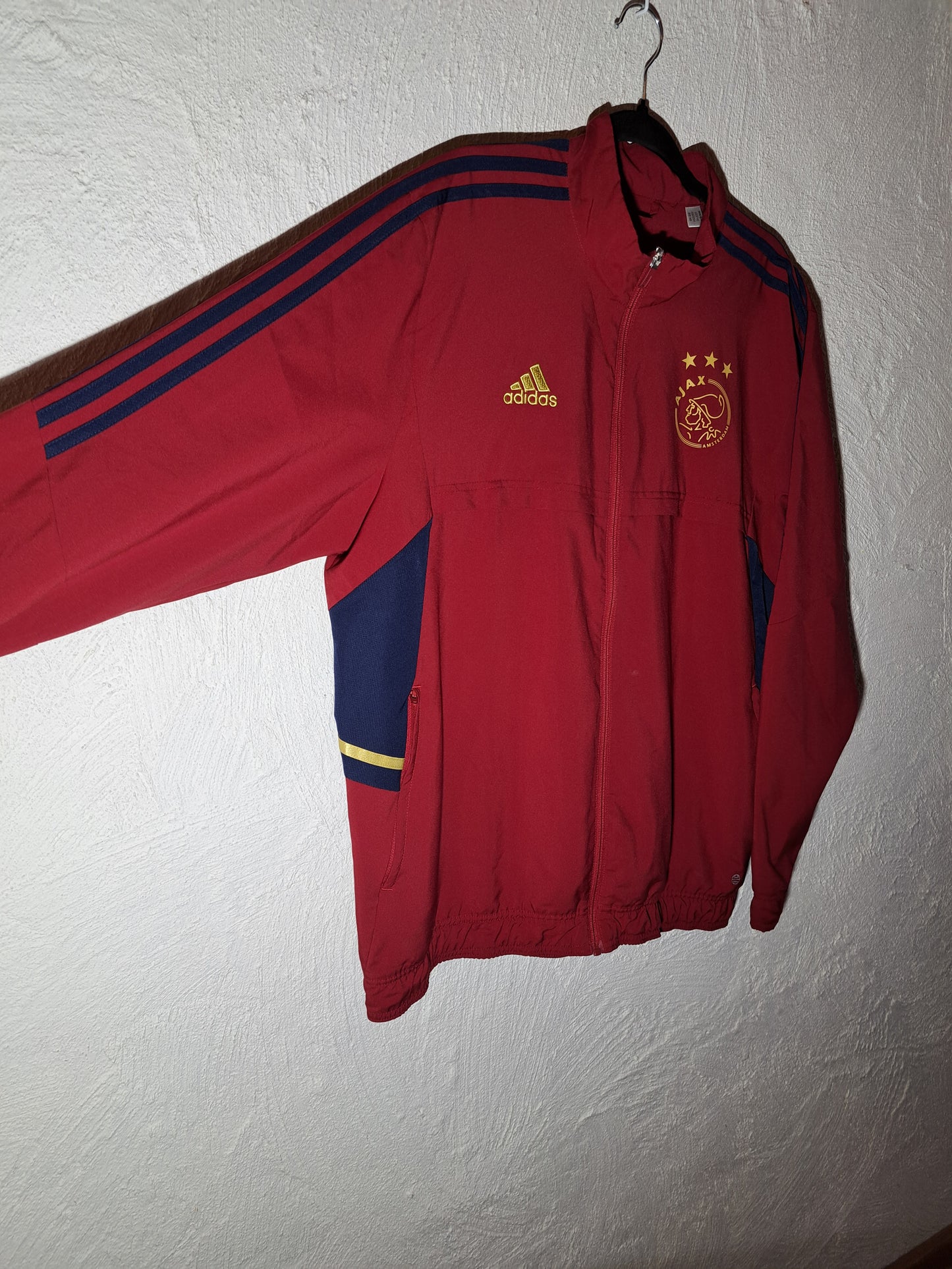 Ajax 2022-2023 pre-match jacket (XL)
