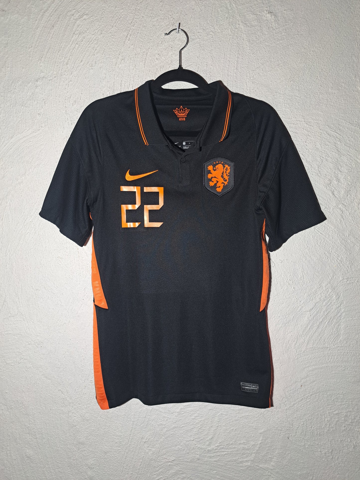 Netherlands 2020-2022 away shirt (S)