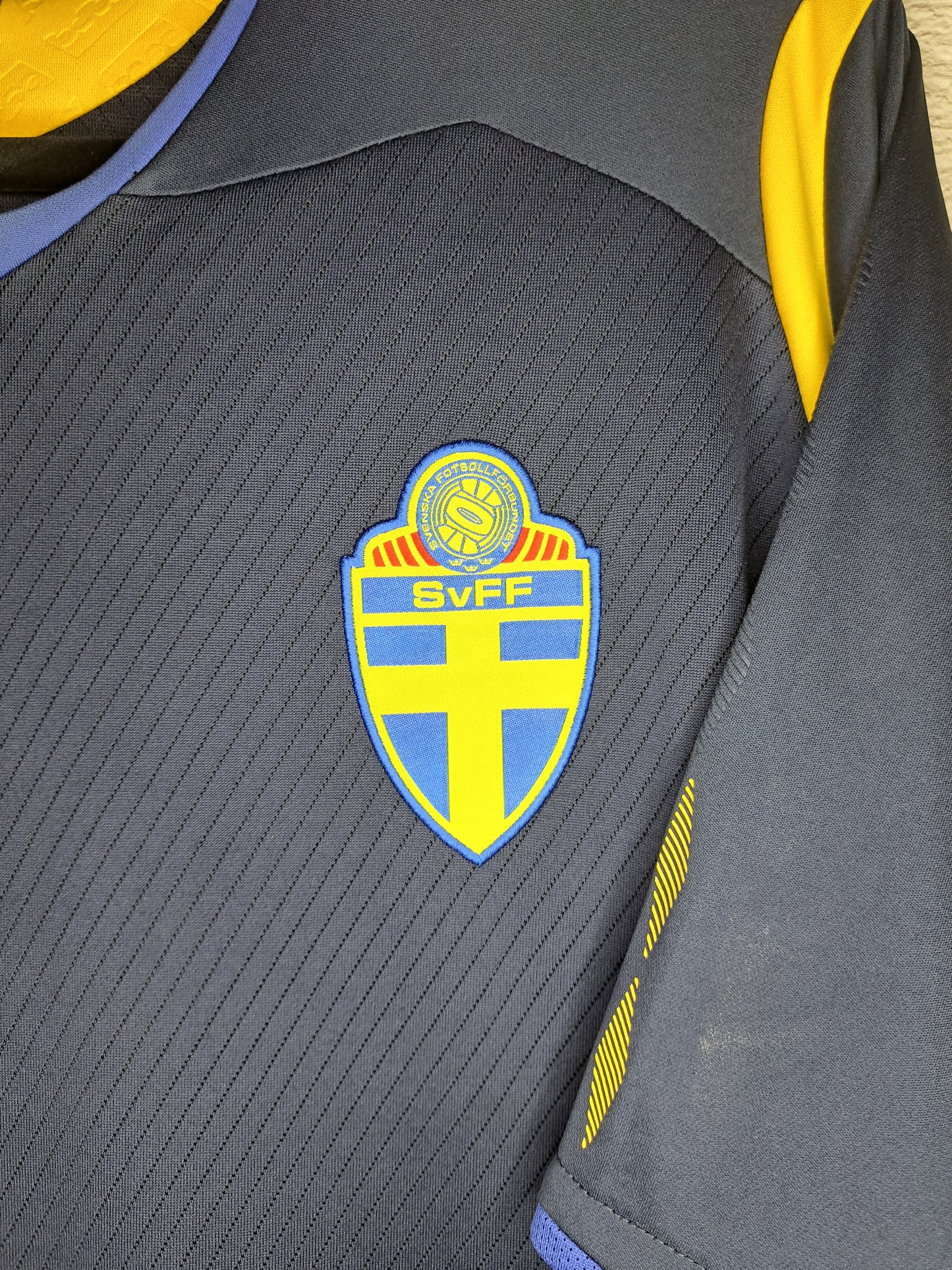 Sweden 2008-2010 away shirt (XL)