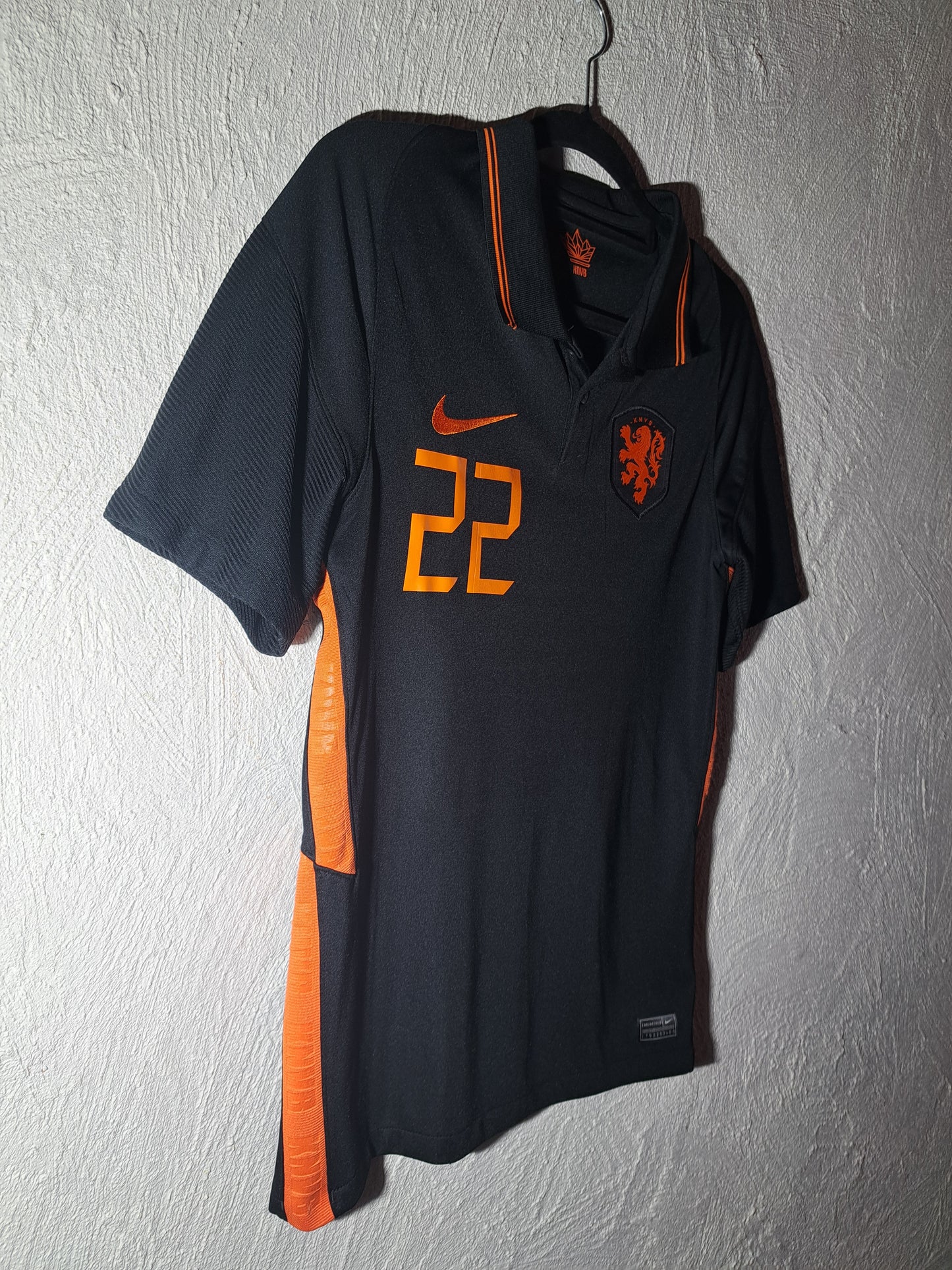 Netherlands 2020-2022 away shirt (S)