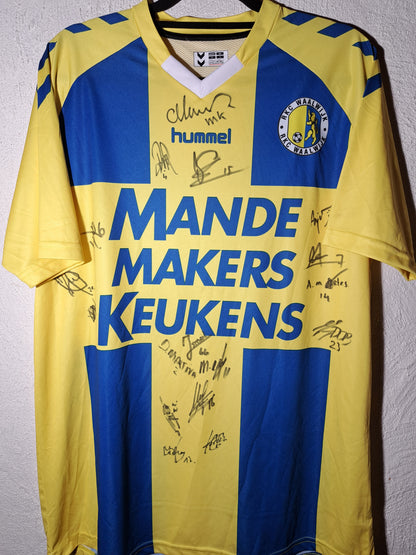 RKC 2014-2015 home shirt - team signed (XL)