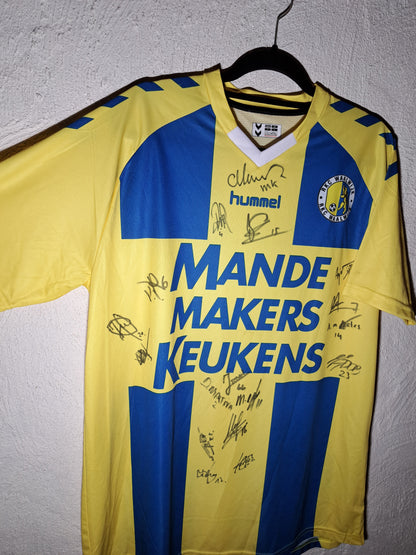 RKC 2014-2015 home shirt - team signed (XL)
