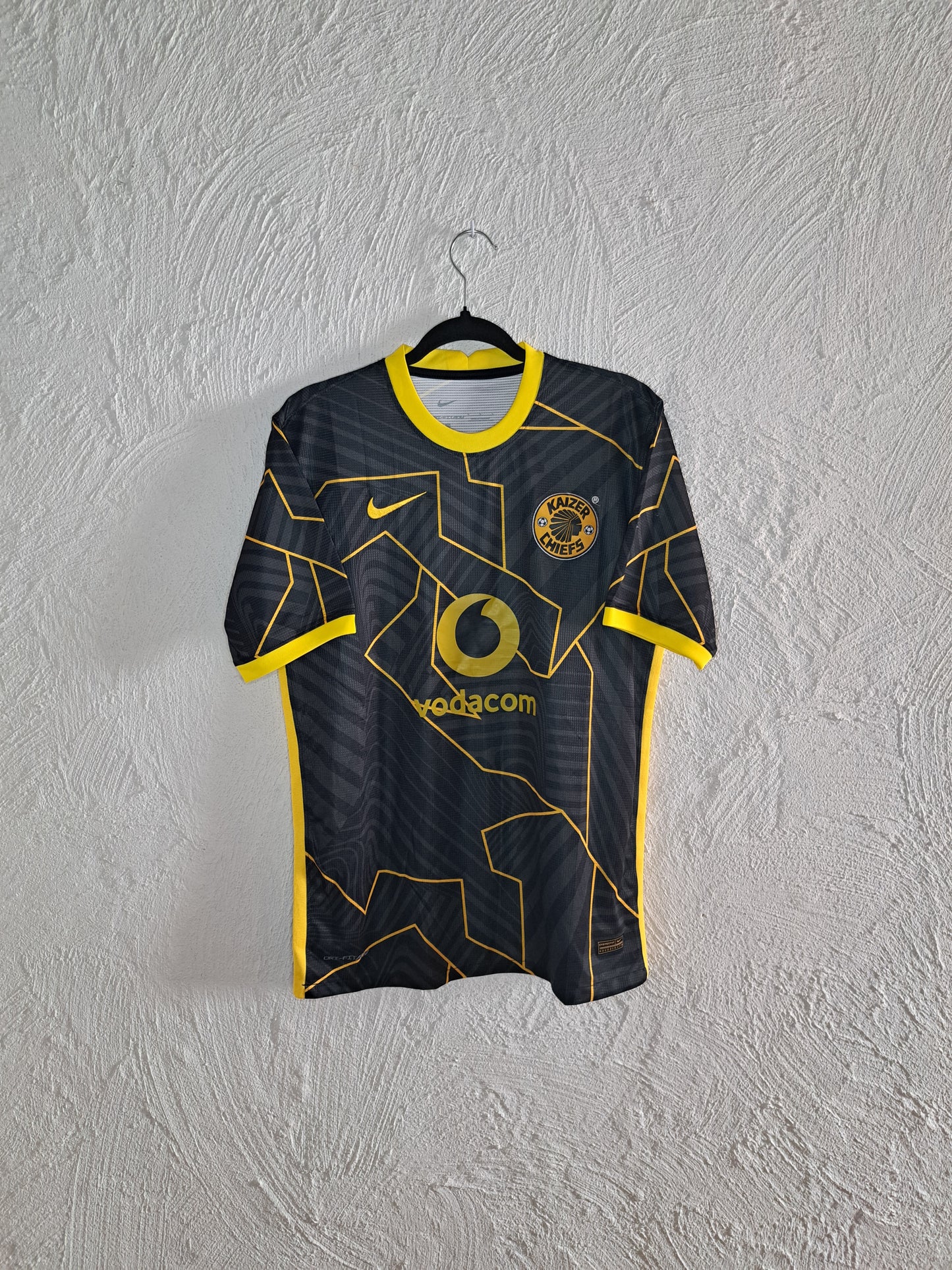 Kaiser Chiefs 2021-2022 away shirt (L)