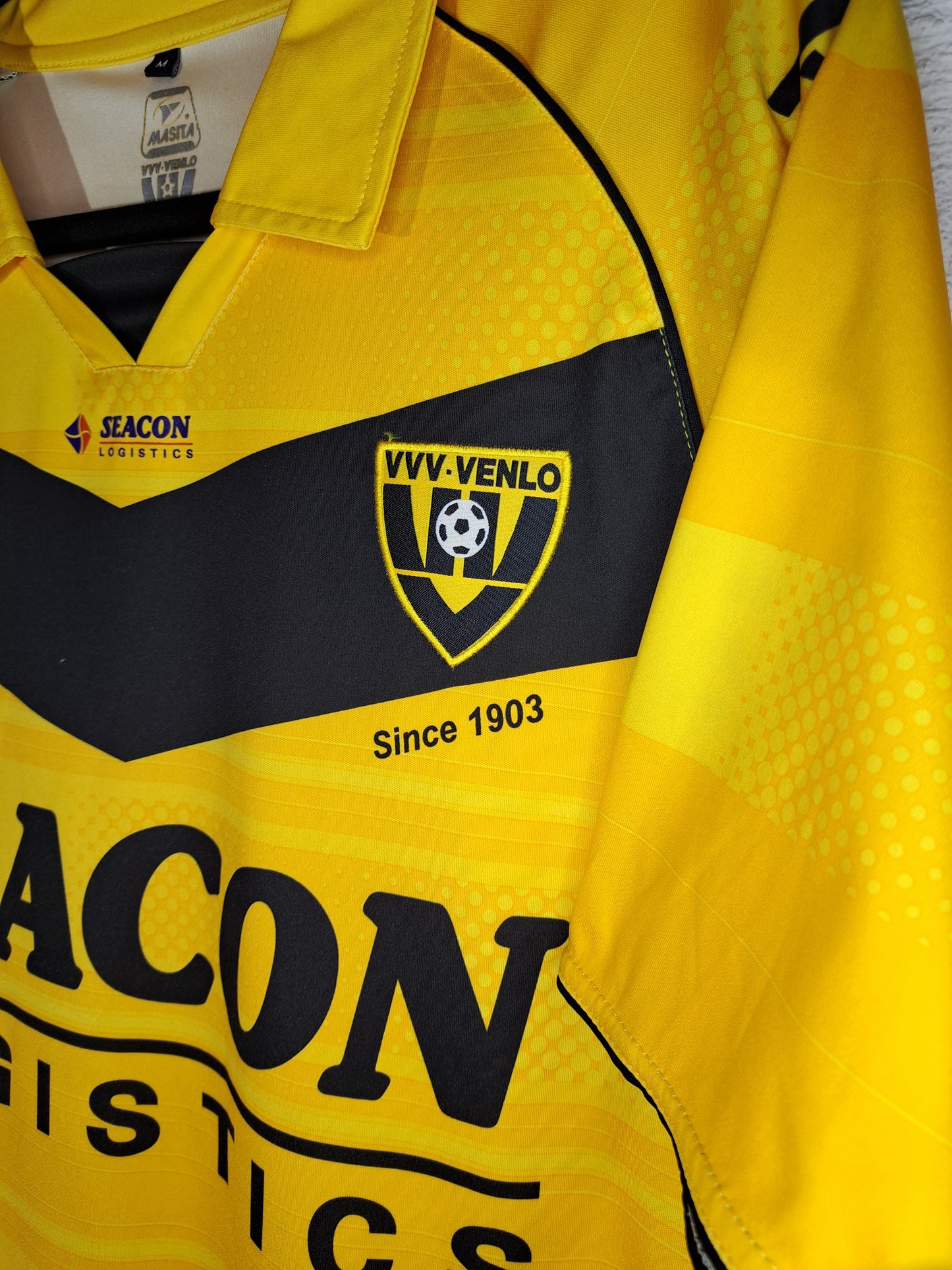 VVV Venlo 2012-2013 home shirt (M)
