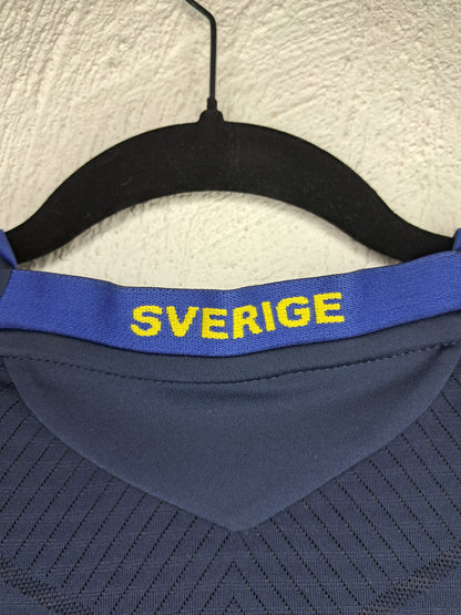 Sweden 2008-2010 away shirt (XL)