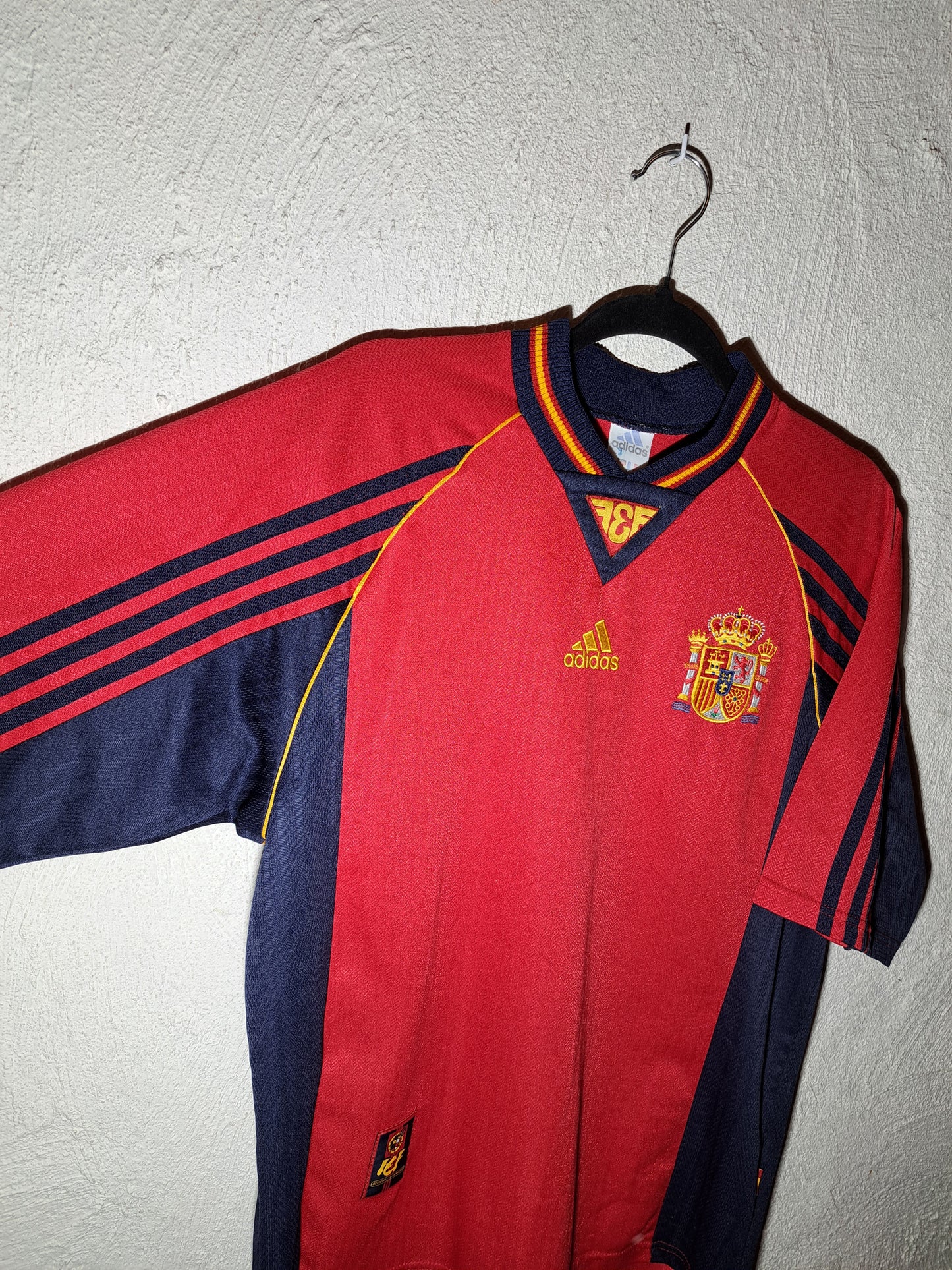 Spain 1998-1999 home shirt (M)