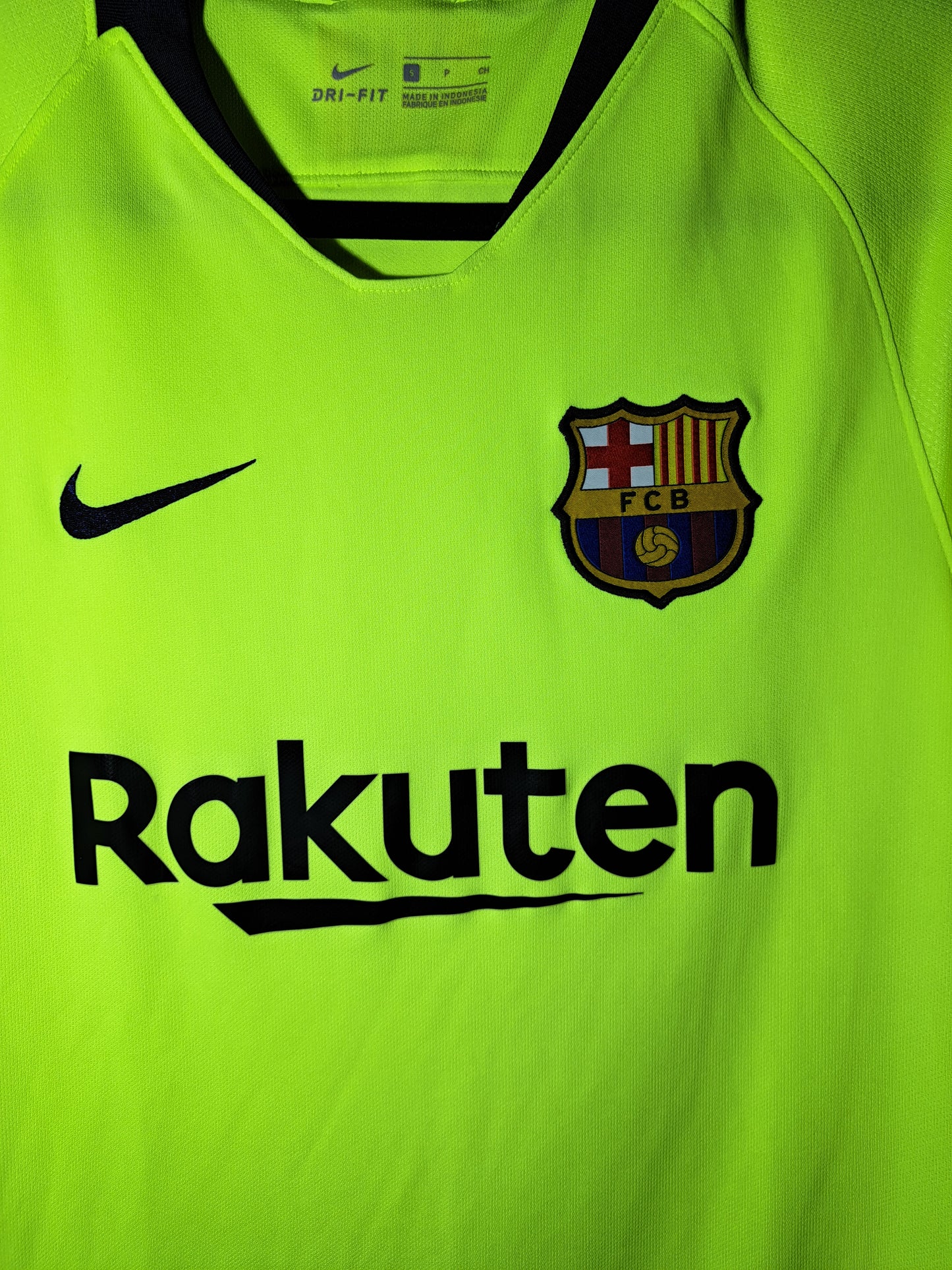 FC Barcelona 2018-2019 away shirt (S)